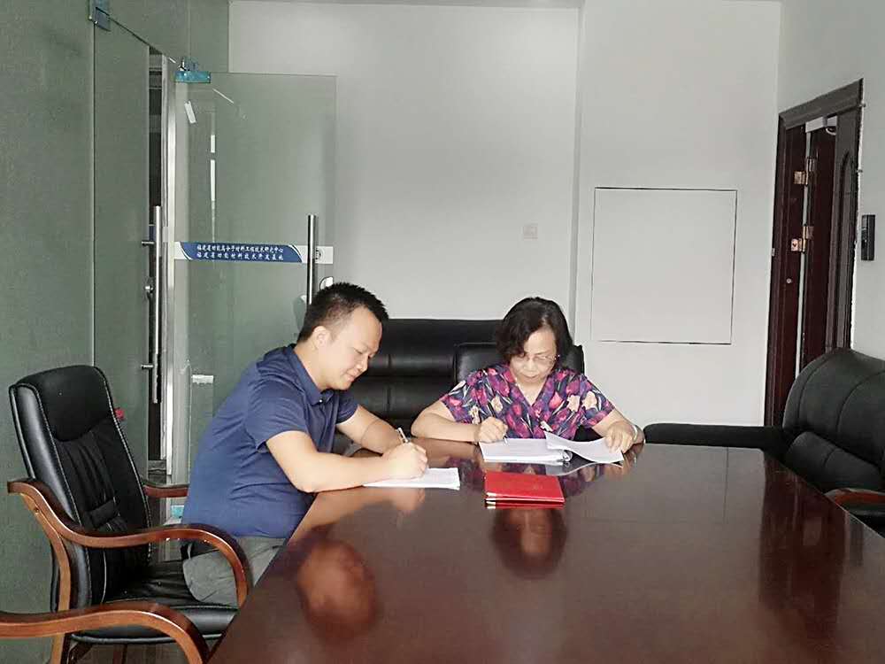 威伯伦聘请福州大学郑玉婴教授为高分子加工装备研发中心技术顾问(图3) 威伯伦聘请福州大学郑玉婴教授为高分子加工装备研发中心技术顾问(图3)